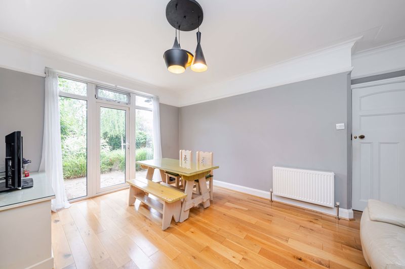 Living Room- click for photo gallery